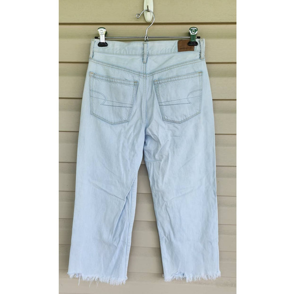 American Eagle Light Was Wide Leg Crop Jeans With Raw Frayed Hemline Size 4 - Picture 3 of 9